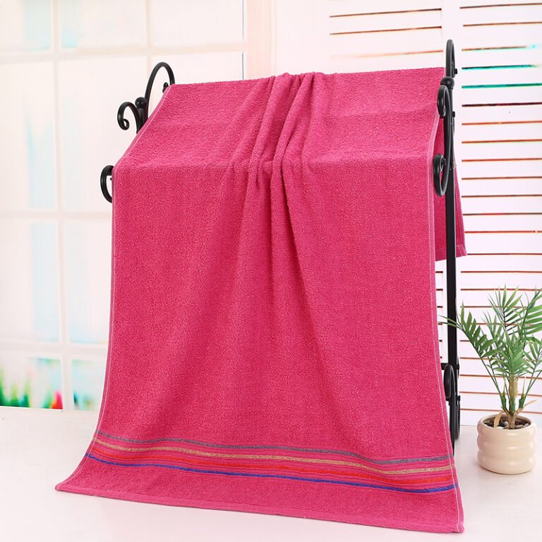 Accent Stripe Bath Towel — Overall view 1