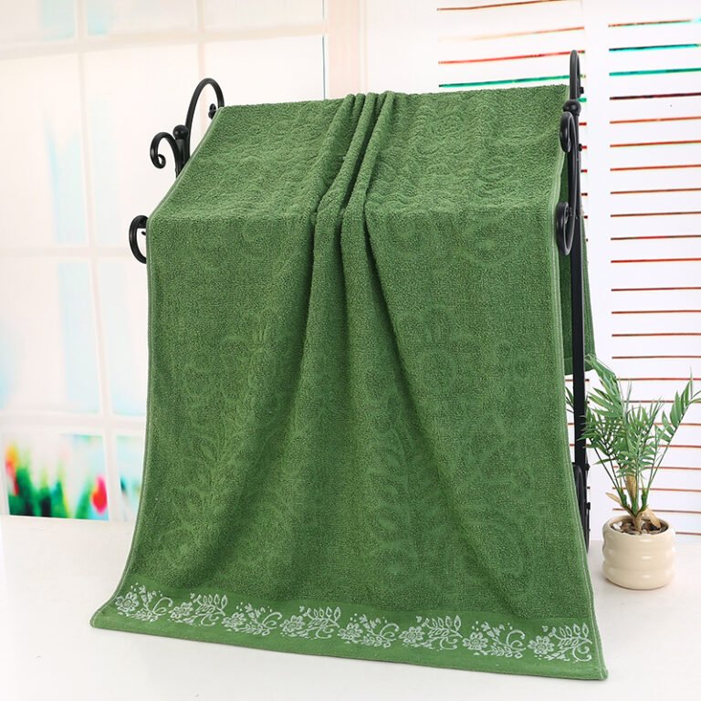 Floral Border Bath Towel — Overall view 1
